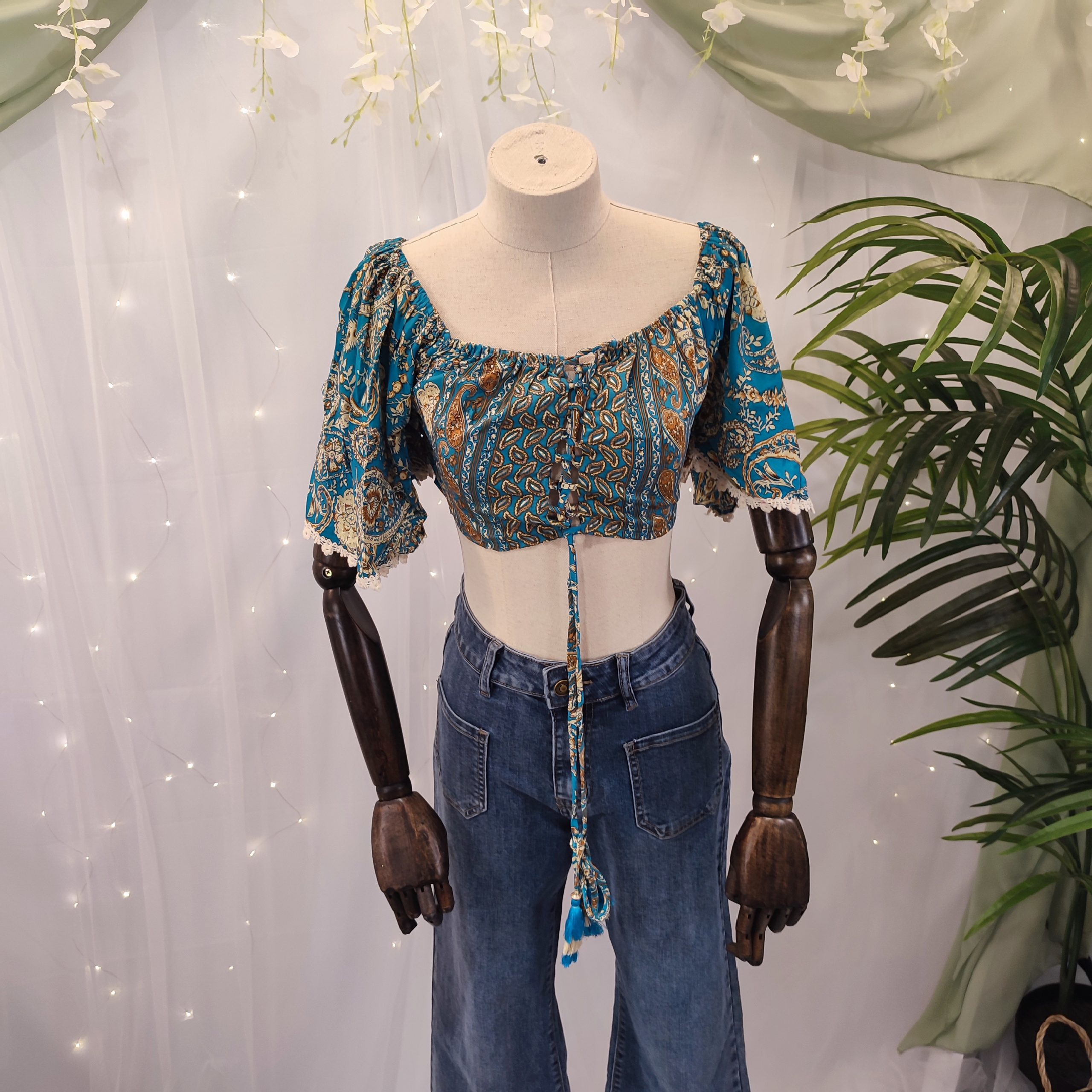Top boho de seda fría con estampado étnico - Imagen 4