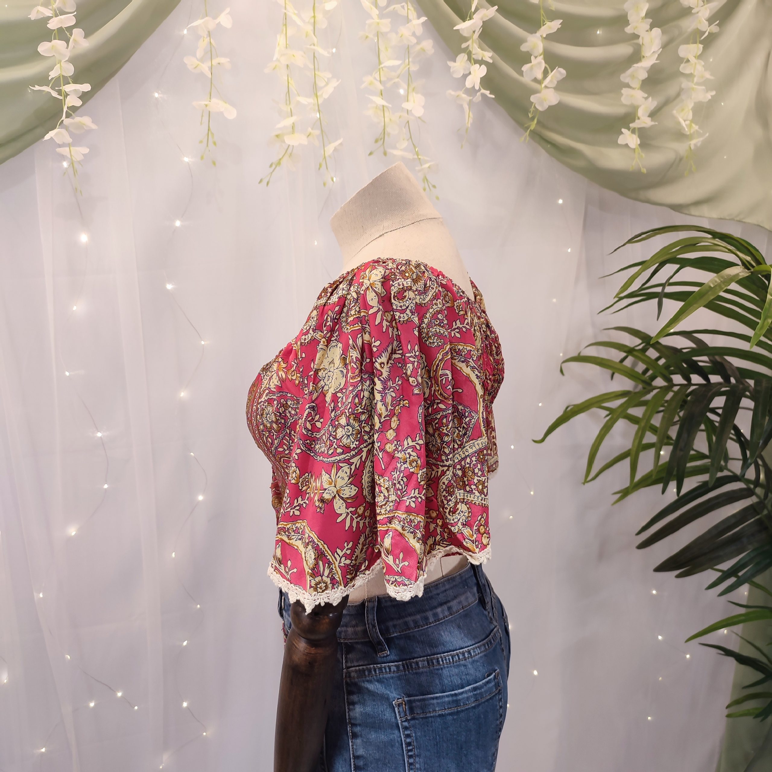 Top boho de seda fría con estampado étnico - Imagen 2